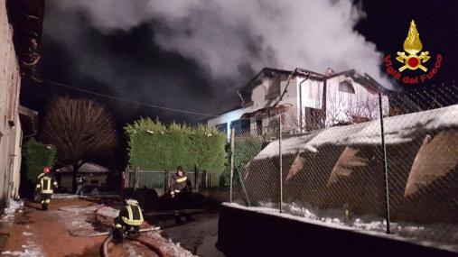 Varese, incendio abitazione nel comune di Mornago