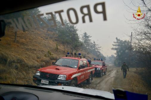 Torino, vasto incendio boschivo nel territorio di Val della Torre