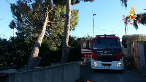 Catanzaro, continua l'opera dei Vigili del fuco per fronteggiare il maltempo