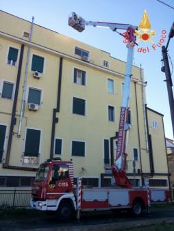 Catanzaro, continua l'opera dei Vigili del fuco per fronteggiare il maltempo