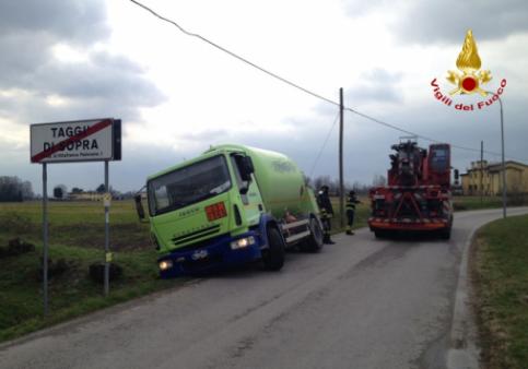 Padova,  recupero cisterna contenente gas Gpl nel comune di Villafranca