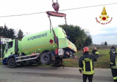 Padova,  recupero cisterna contenente gas Gpl nel comune di Villafranca