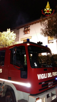 Lecco, incendio tetto abitazione nel comune di Galbiate