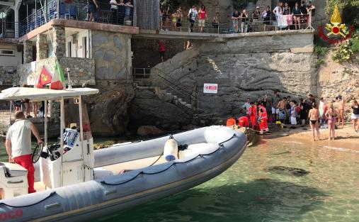 La Spezia, soccorso un ragazzo infortunato a Lerici