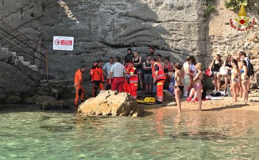 La Spezia, soccorso un ragazzo infortunato a Lerici