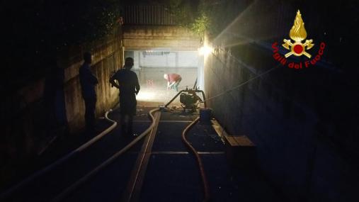 Treviso, esondazione del canale Rubianco nel comune di Cornuda
