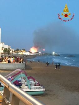 Ragusa, incendio in un canneto nella riserva dell'Irminio