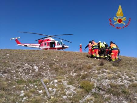 L'Aquila, soccorso un giovane precipitato con il parapendio