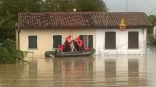 Treviso, l'impegno dei Vigili del Fuoco per l'emergenza maltempo che ha interessato tutta la provincia