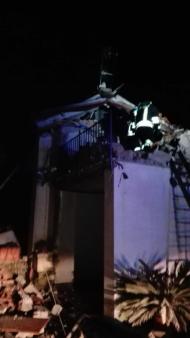 Roma, esplosione fa crollare parte di una palazzina a Velletri