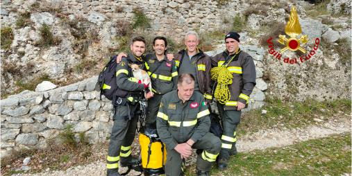 Salvataggio cagnolino in località Rocca di Ancaiano