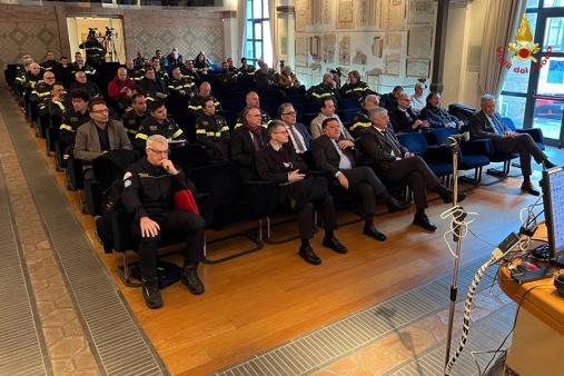 Le procedure di intervento per incendi in edifici alti". Convegno alla sala Pastorelli del comando di Roma