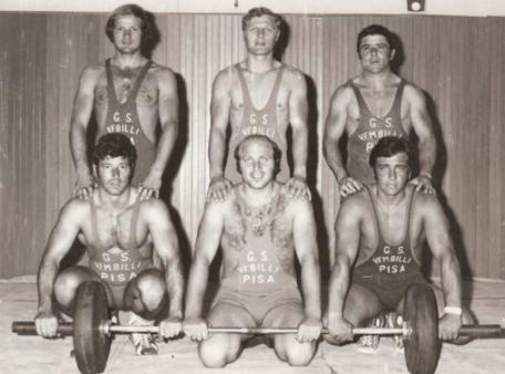 Mario Cerrai con la squadra VVF di Pisa