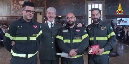 Venezia, i Vigili del fuoco insigniti del "Premio San Marco