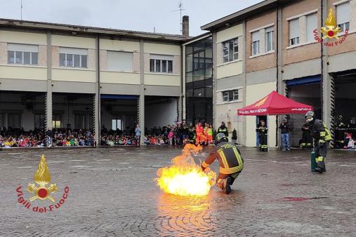 Verona, simulazioni e divertimento: più di 1000 alunni fanno visita ai Vigili del fuoco