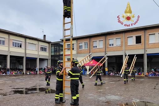 Verona, simulazioni e divertimento: più di 1000 alunni fanno visita ai Vigili del fuoco