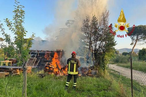 Perugia, Vigili del fuoco impegnati in diversi interventi