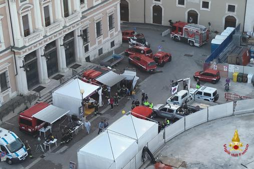 L'Aquila, i Vigili del fuoco accendono "La notte europea dei ricercatori" Sharper 2023