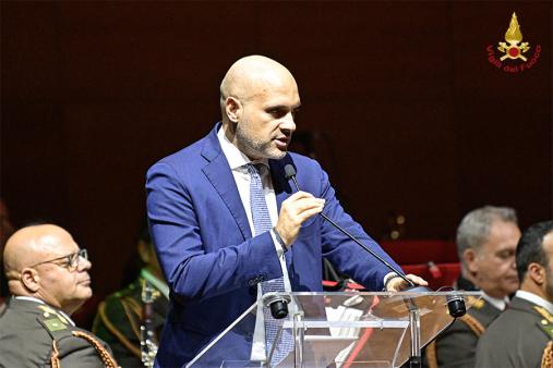IN ALTO.SEMPRE". Presentato alla Nuvola il calendario storico 2024 realizzato dal Dipartimento dei Vigili del fuoco