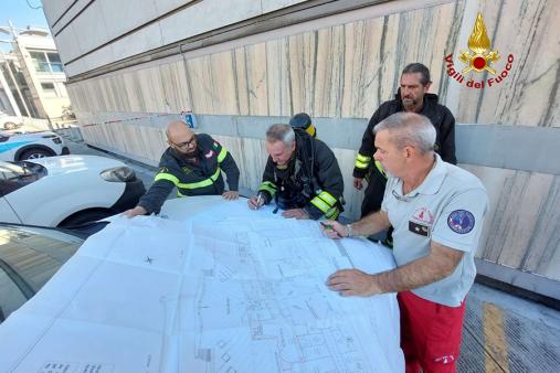 Genova, incendio al terminal traghetti