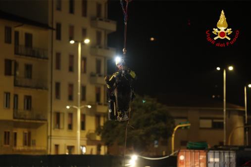 Firenze, proseguono senza sosta le ricerche dell'ultimo operaio disperso