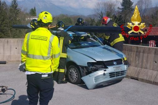 Belluno, incontro tra Vigili del fuoco e SUEM 118 sul tema degli incidenti stradali