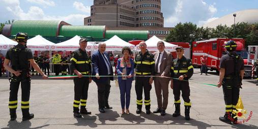 Modena, Cerimonia di commemorazione dei 70 anni di istituzione della Componente Aerea dei Vigili del Fuoco