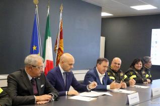 Firma accordo volo notturno