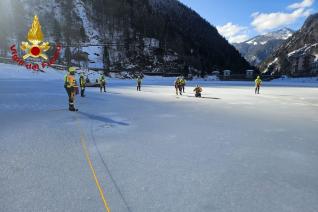 Soccorso sul ghiaccio: a Carona l’eccellenza operativa dei Vigili del Fuoco e O.P.S.A Croce Rossa