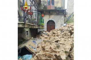 La frana che ha invaso un'abitazione nei pressi della Cattolica di Stilo