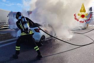 incendio autovettura