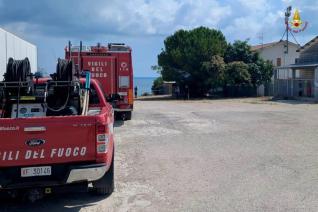 I Vigili del fuoco sul sito dell'esplosione nell'ex sito della Sabino Esplodenti