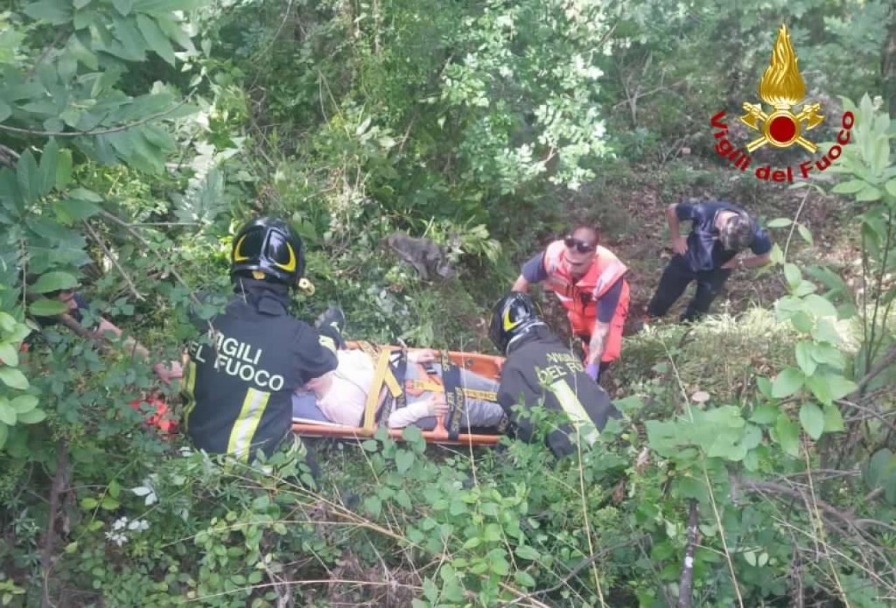 Ciclista fuori strada Stazzema (LU)
