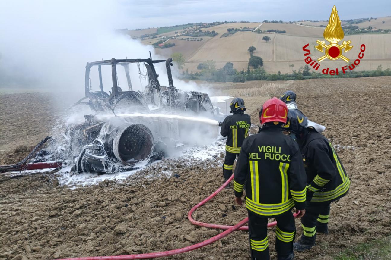 incendio trattore