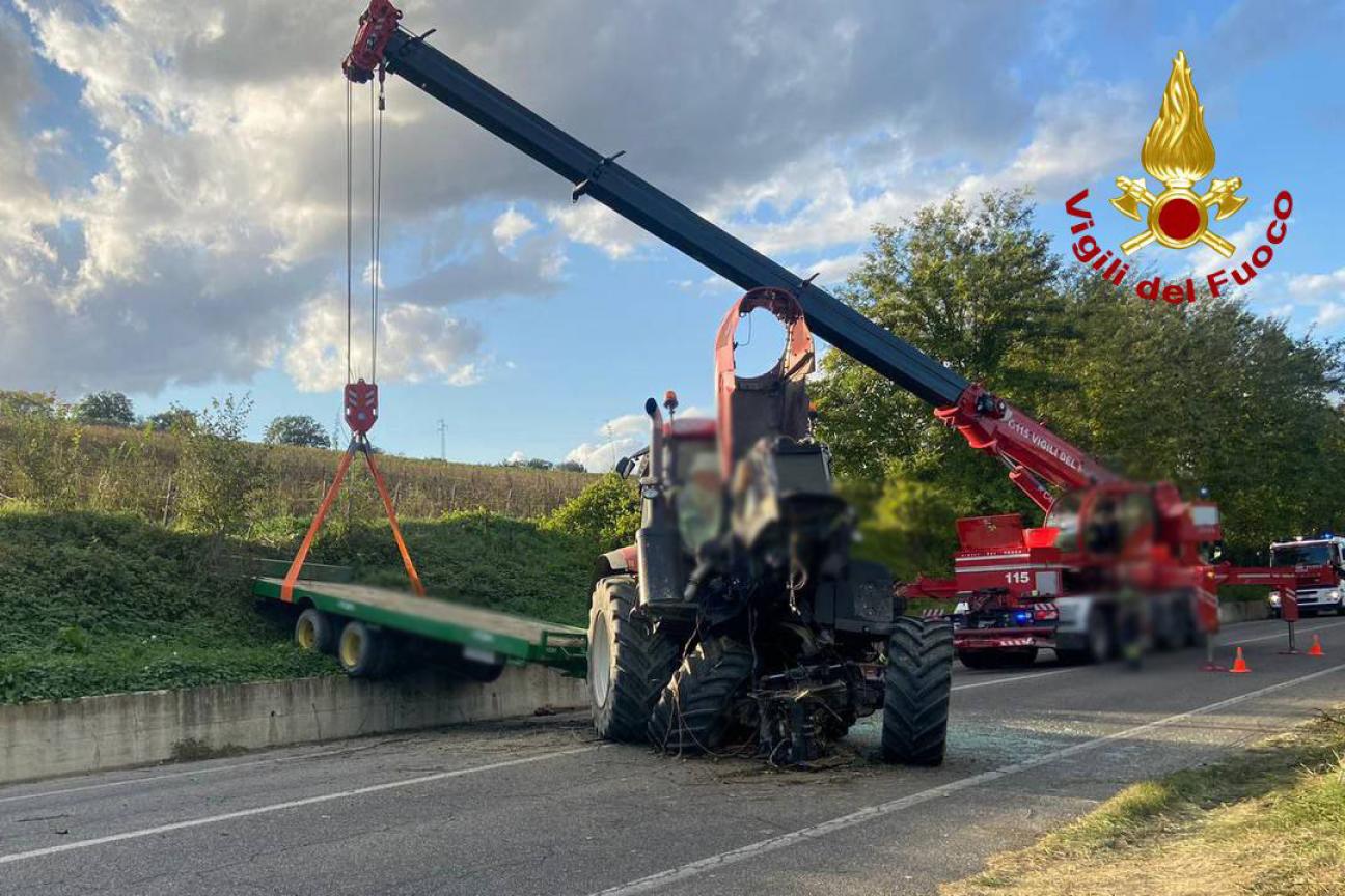 CASTEL DI LAMA (AP) - RECUPERO TRATTORE
