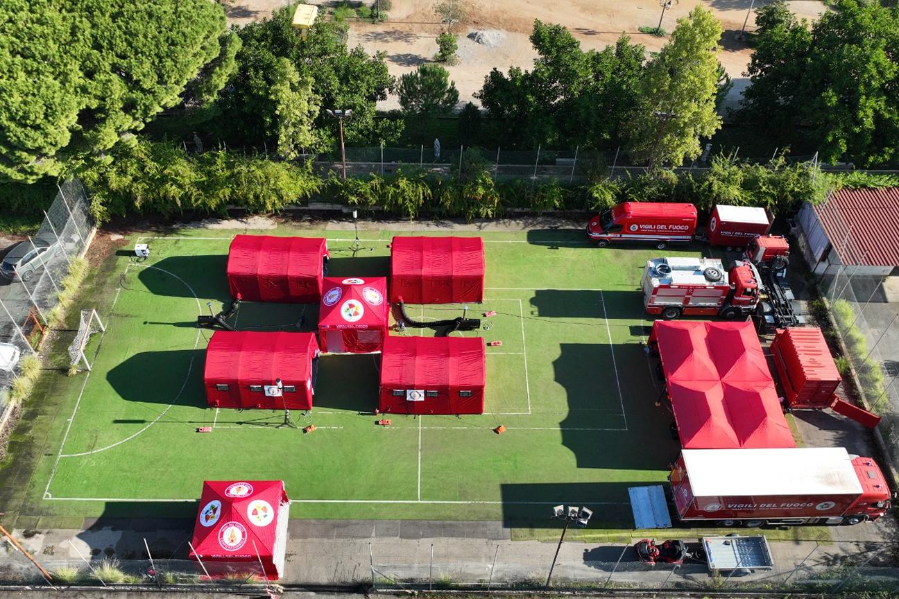 Veduta aerea del campo base e della logistica operativa 