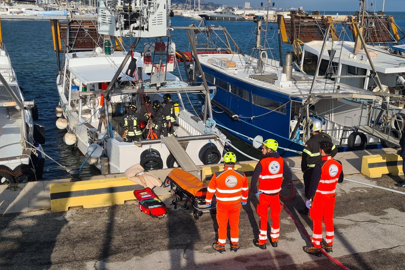 ESERCITAZIONE AL PORTO