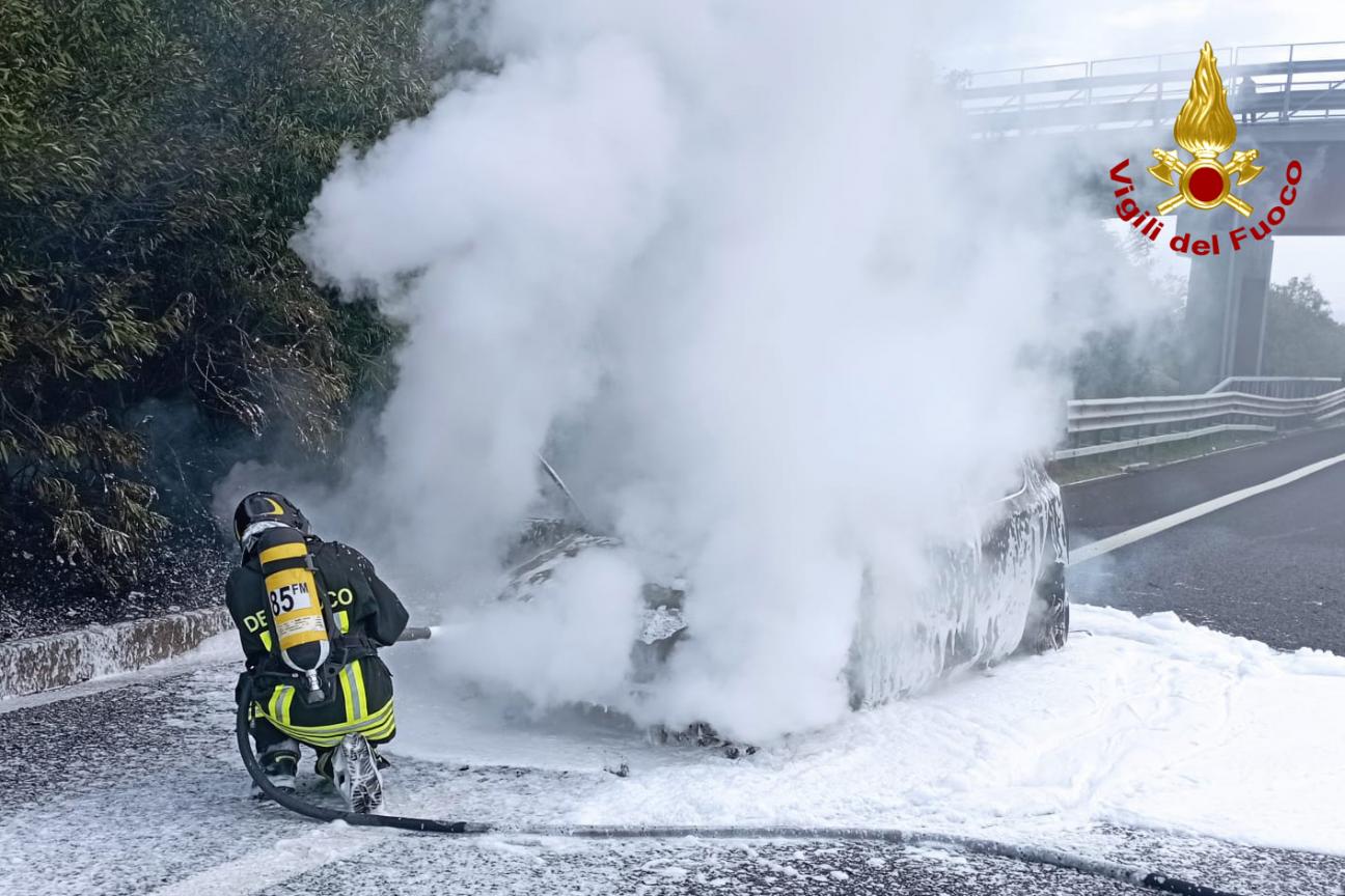 incendio autovettura