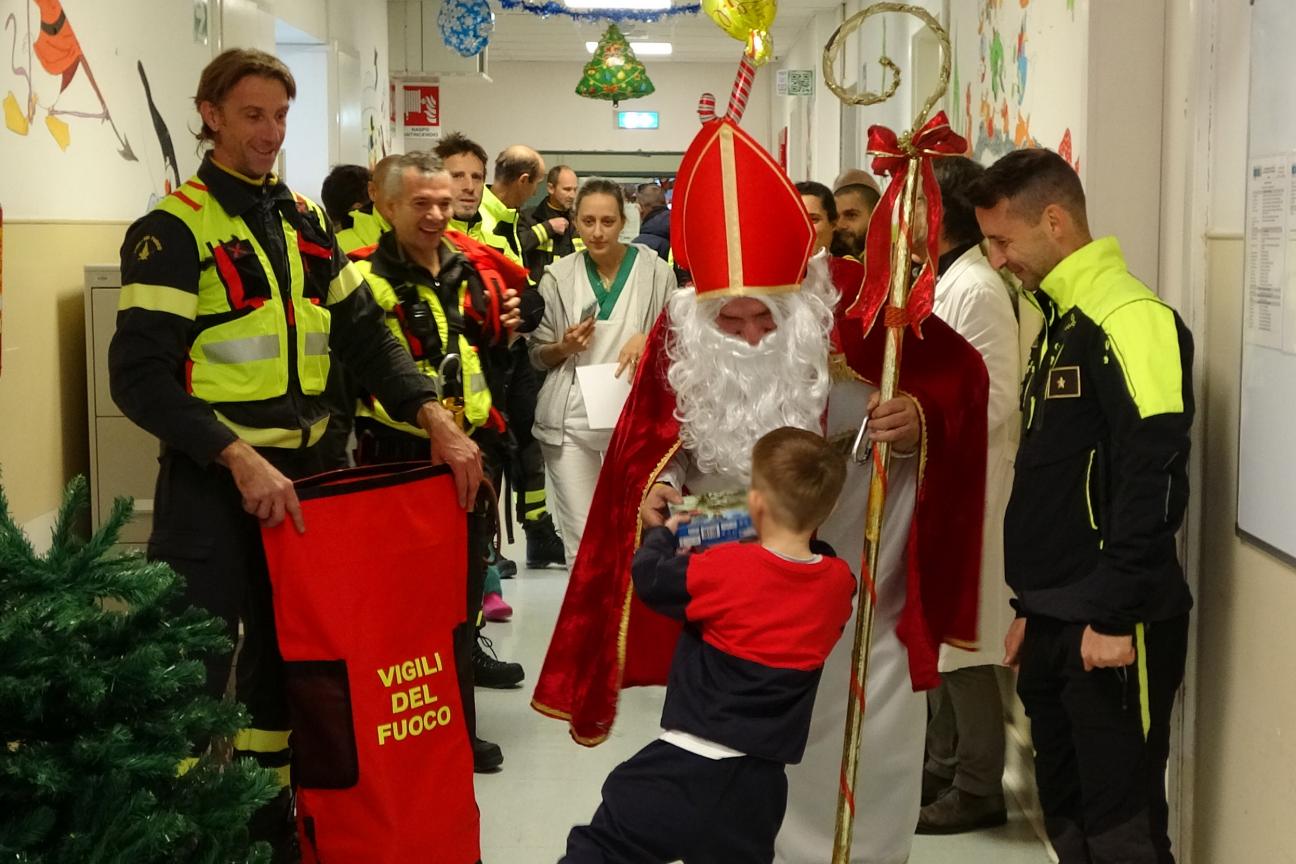 Vigili del fuoco aiutanti di San Nicolò