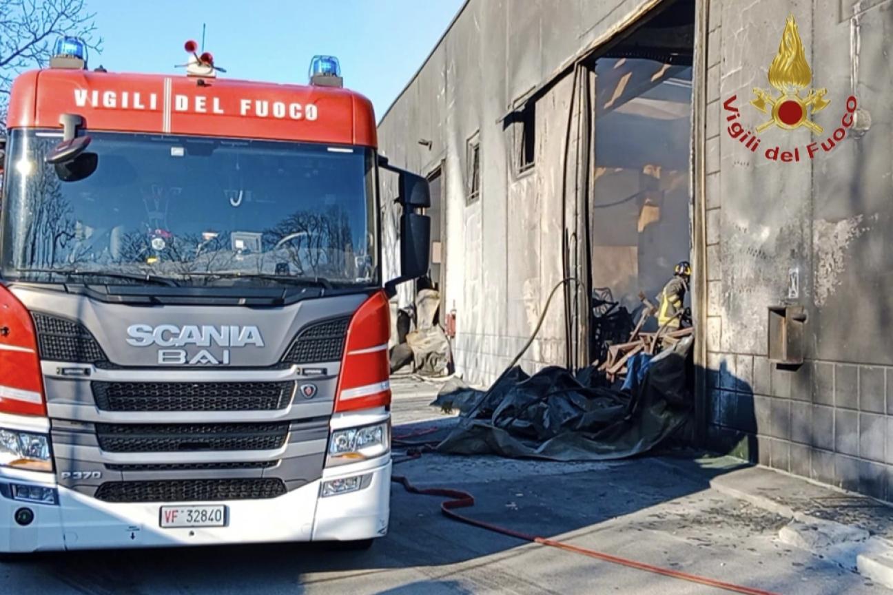 Incendio capannone 