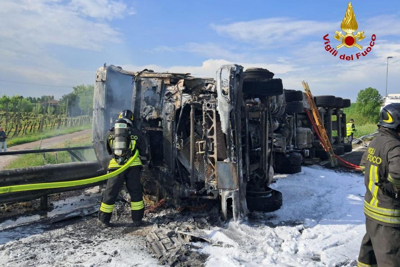 ravenna-Incendio-bilico