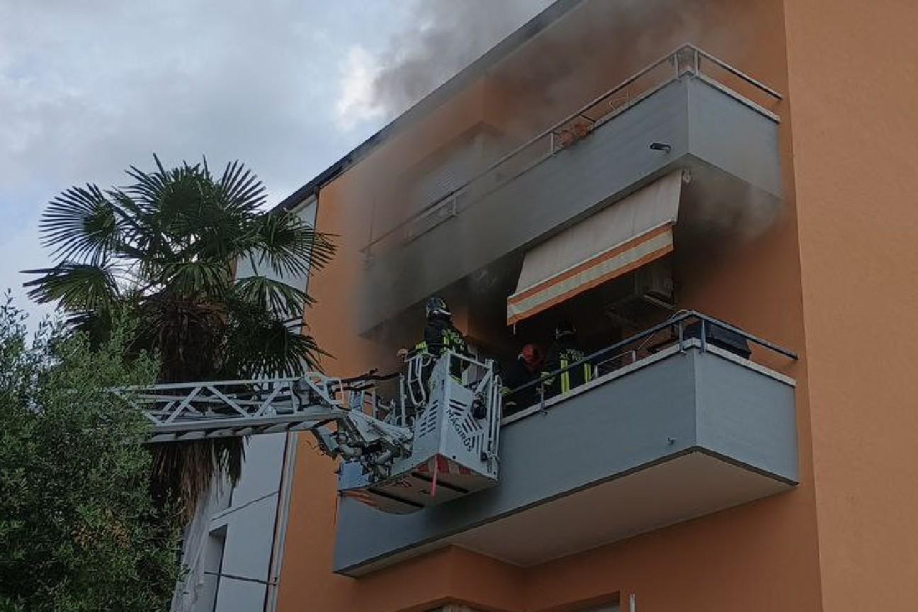 Incendio appartamento a seguito esplosione