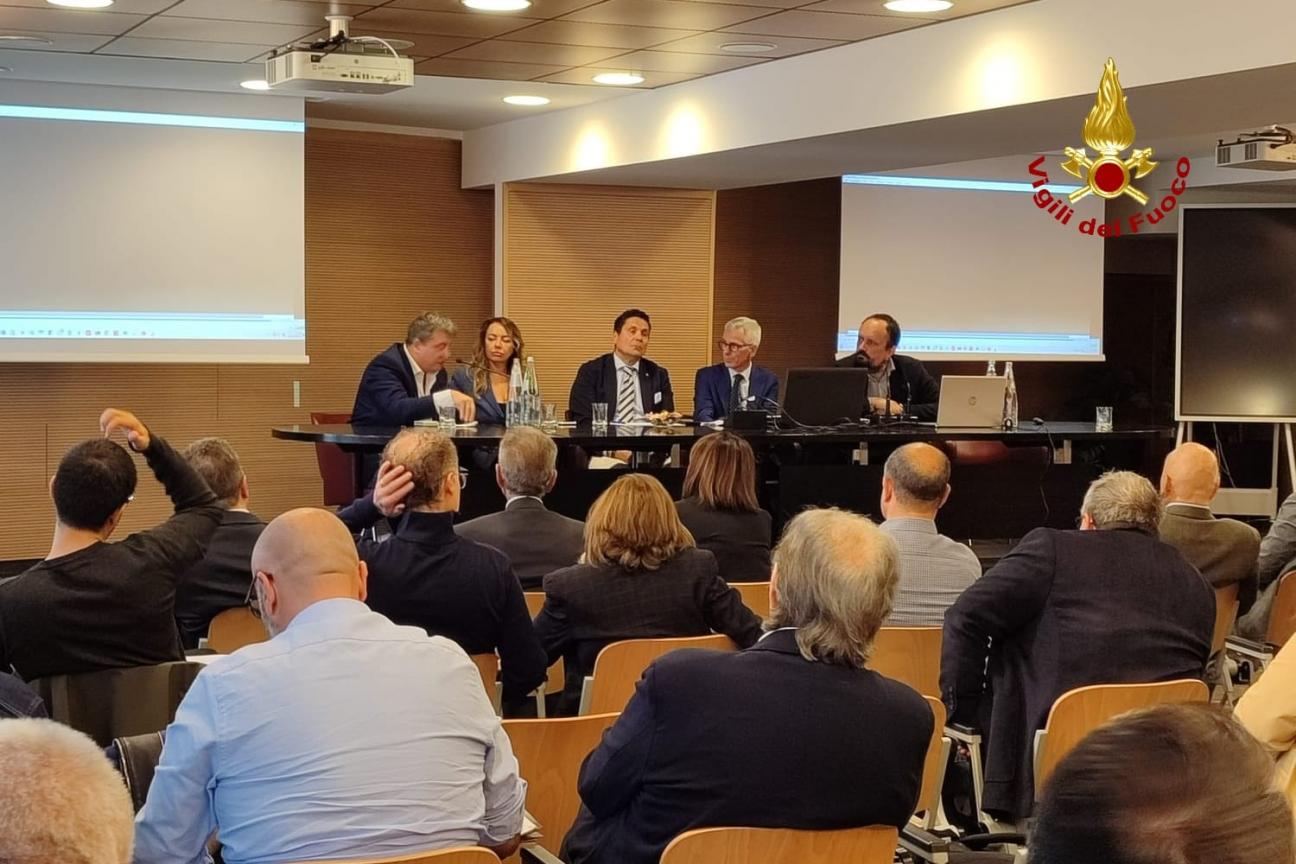 seminario dal titolo: Progettazione antincendio di un' attività commerciale: "Un caso studio dei Quaderni INAIL-VV.F-C.N.I"