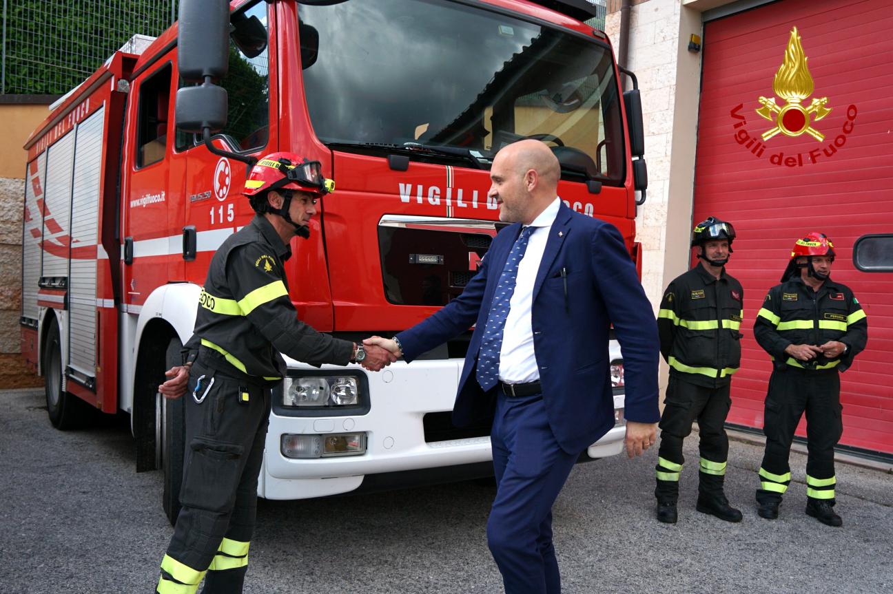 Sottosegretario di Stato al Ministero dell'interno, On. Emanuele Prisco, ha fatto visita al Distaccamento VV.F. di Assisi