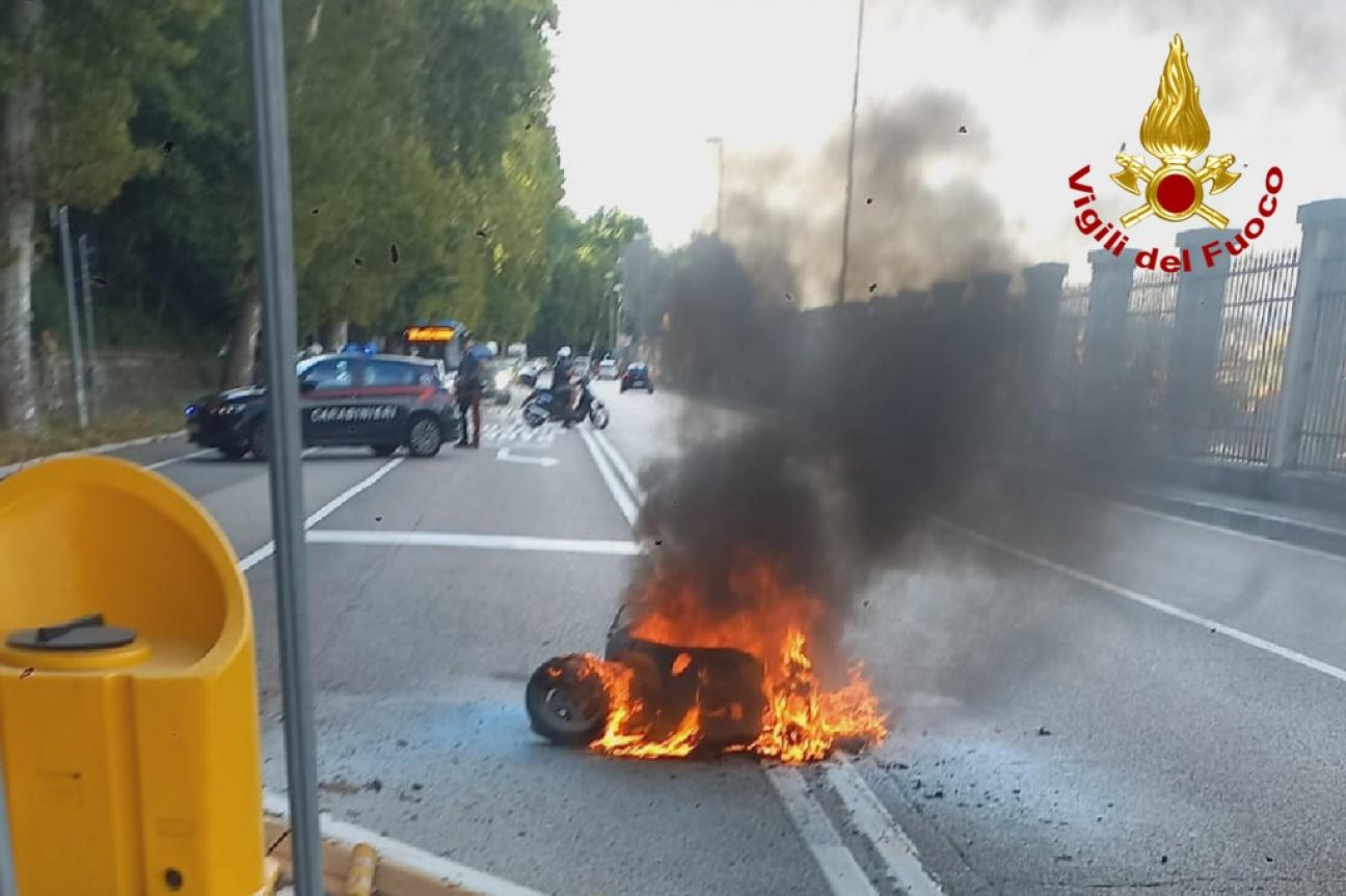 Incendio scooter 