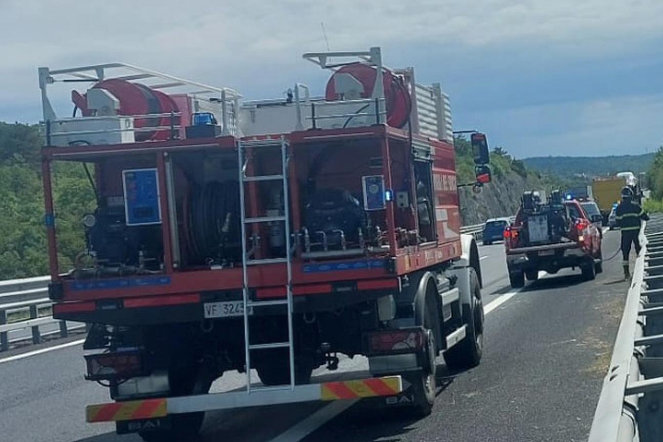 Incendio sterpaglie 