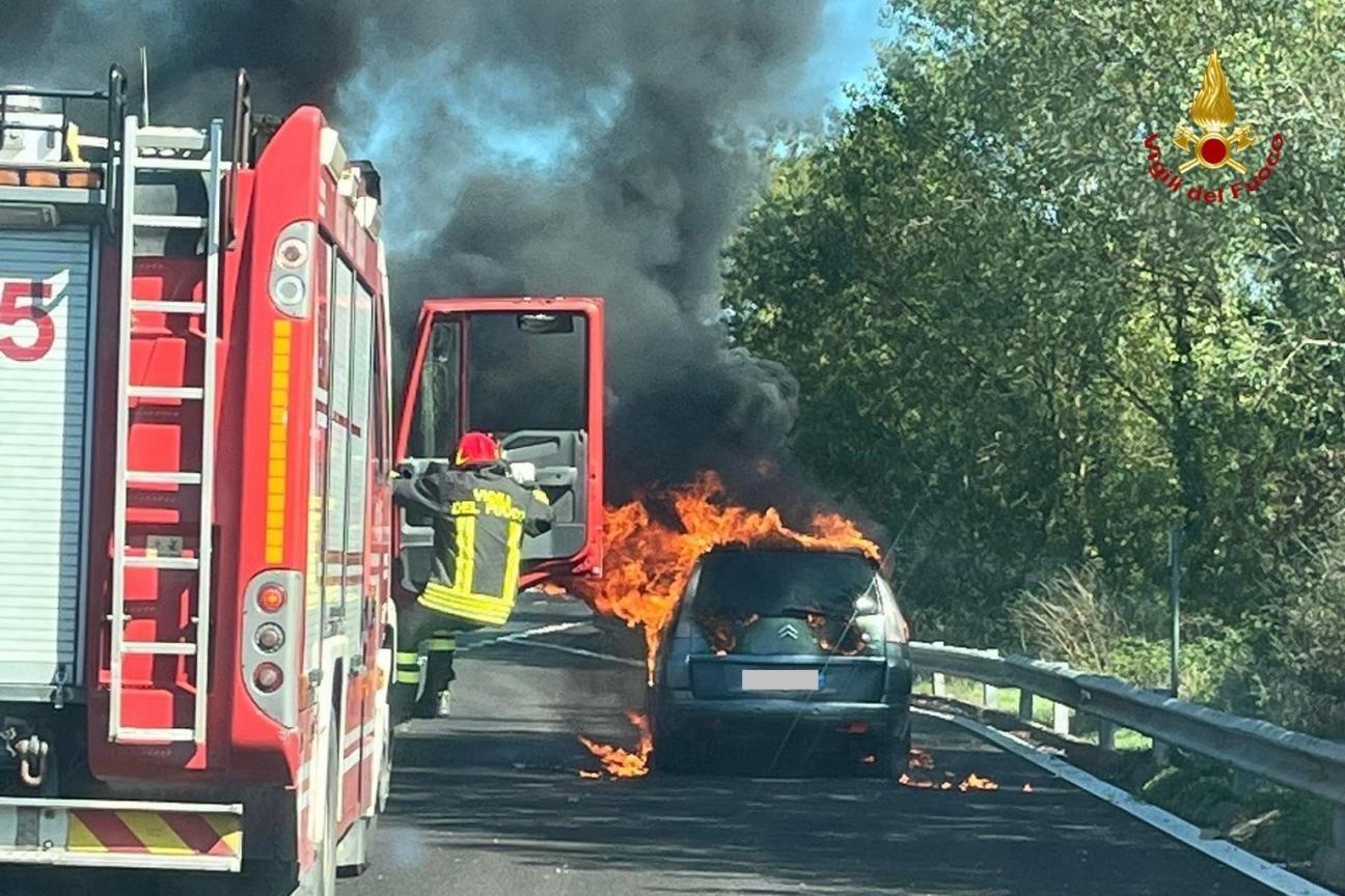 incendio autovettura