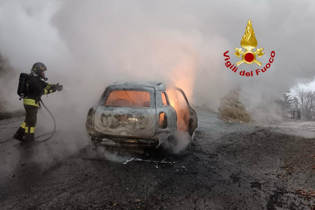 incendio autovettura