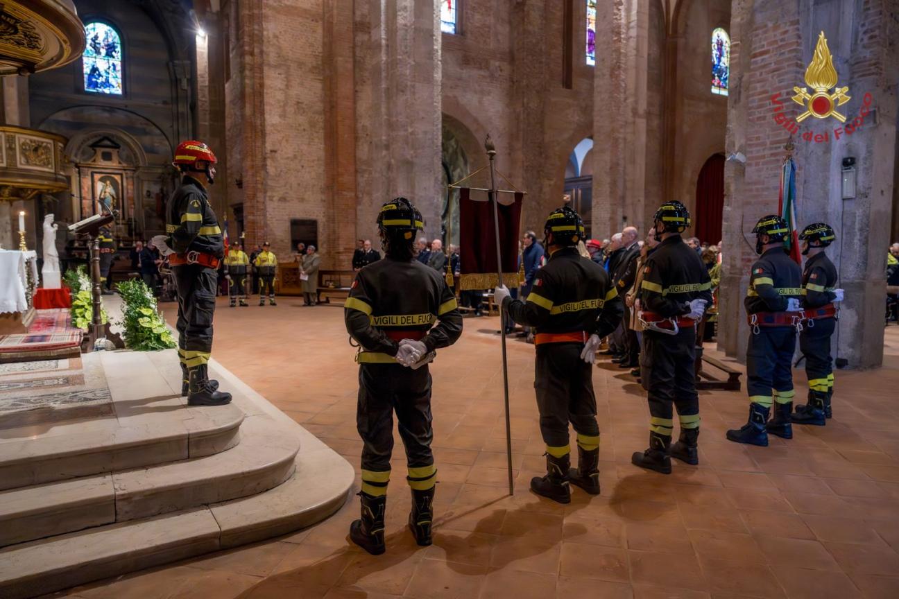 Un momento della cerimonia religiosa in San Simpliciano