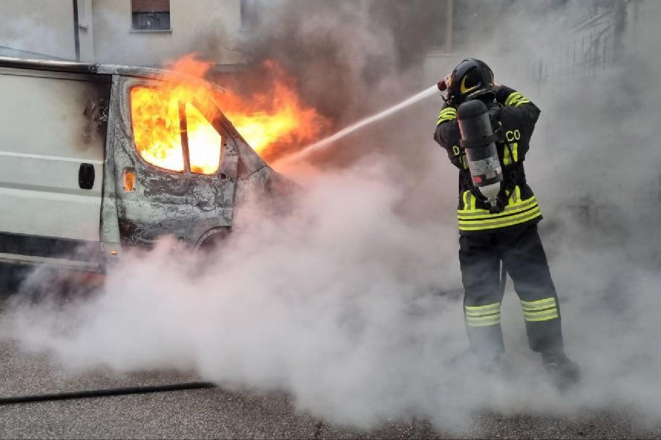 Incendio furgone 